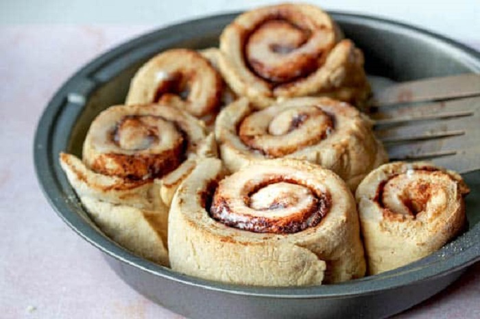 cinnamon roll icing without powdered sugar battersby 2